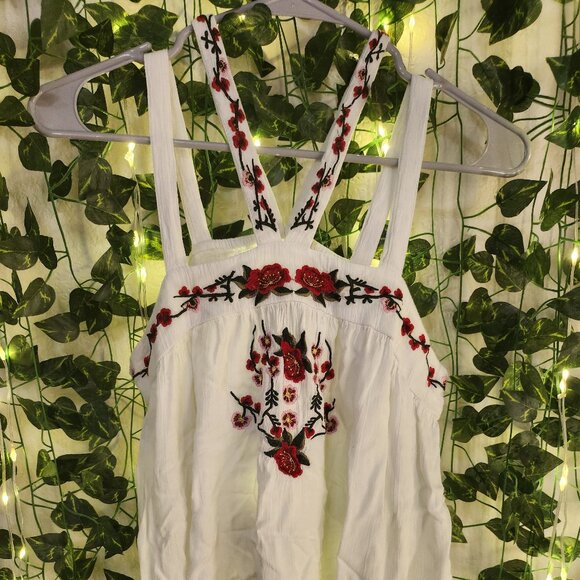 Francescas White top with red flowers - Picture 1 of 4